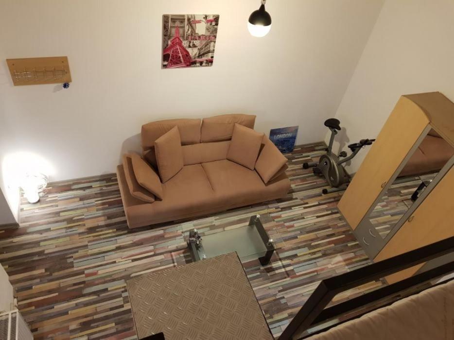 Young Downtown Apartment Arad Eksteriør billede