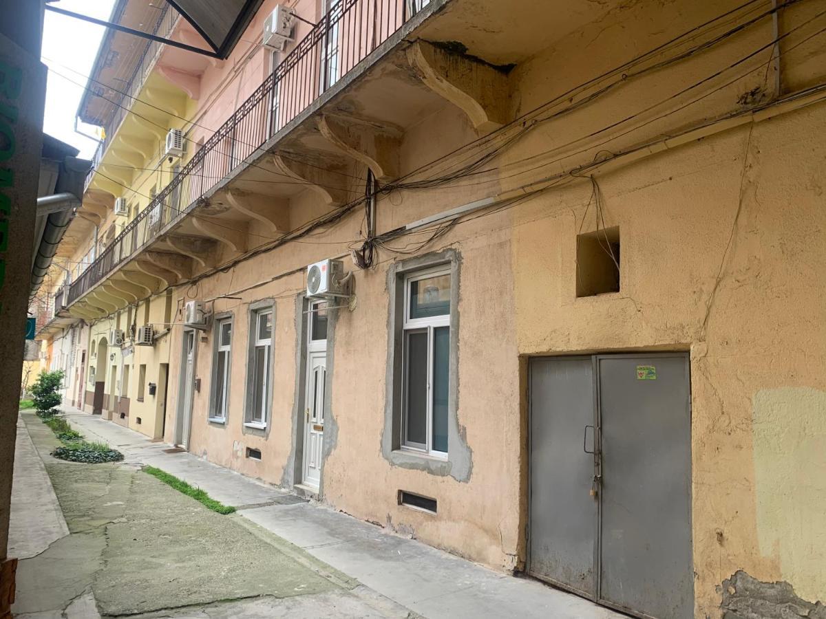 Young Downtown Apartment Arad Eksteriør billede